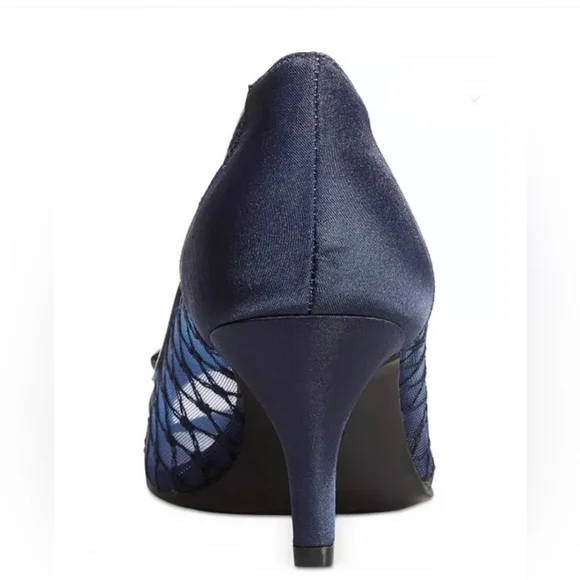 Karen Scott  Navy heels - Picture 4 of 7